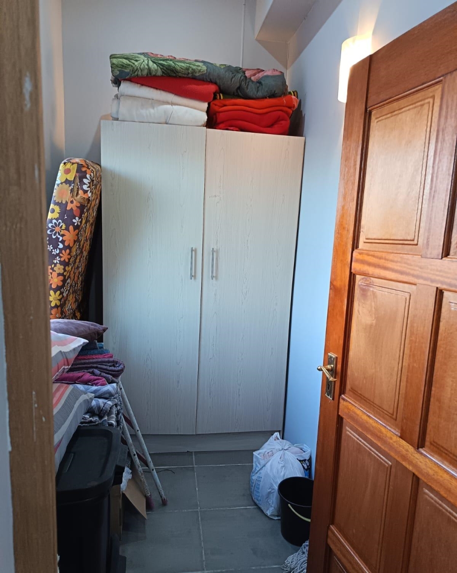 5 Bedroom Property for Sale in Seemeeu Park Western Cape